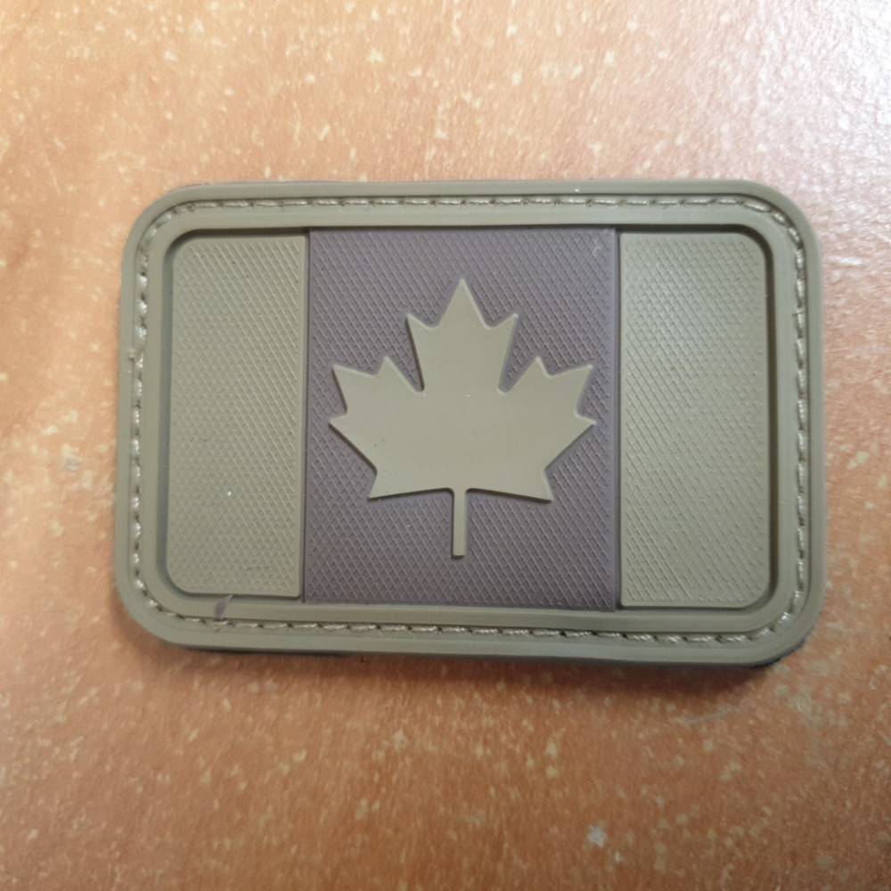 patch pvc drapeau Canadien TAN