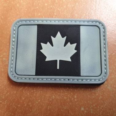 patch pvc drapeau Canadien phosphorescent  - 1