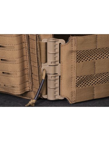 gilet porte plaque QR lasercut quick detach TAN